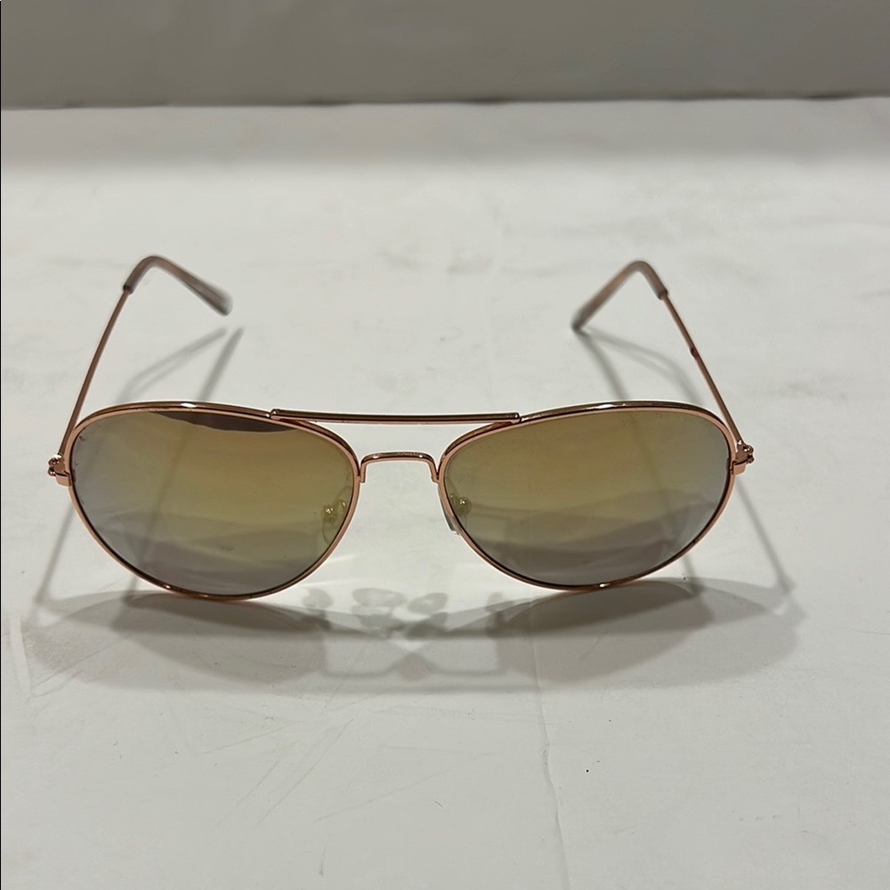 Aviator Sunglasses with Gold Frame